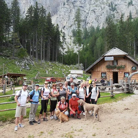 Base Camp 3* Križe