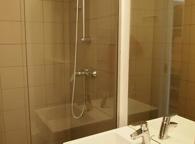 Base Camp فندق مبيت وإفطار Križe